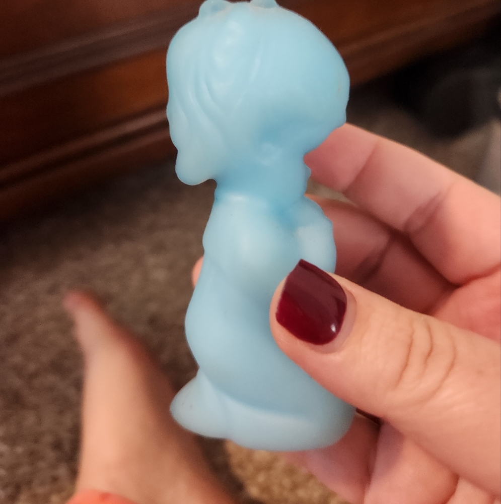 Pretty blue figureen